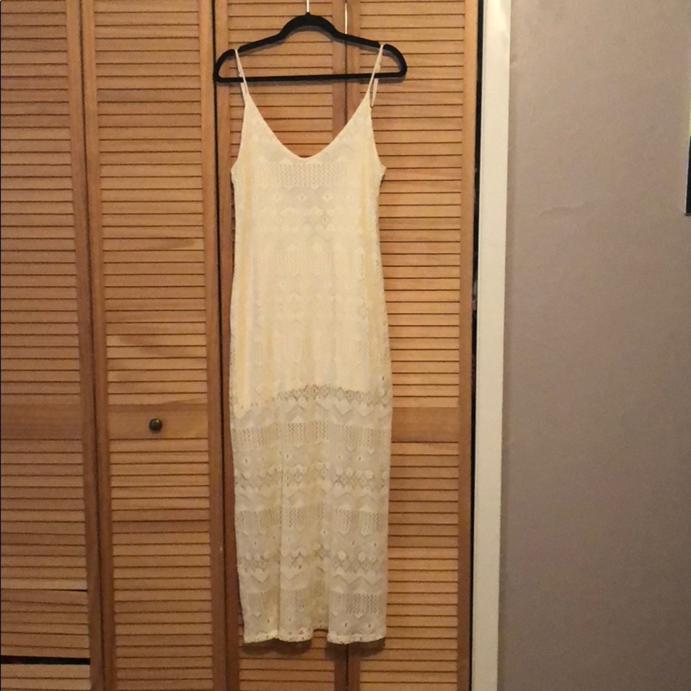 Beachy lace maxi